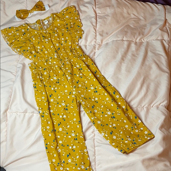 New Ruffle Sleeve Jumpsuit & headband - Picture 3 of 6